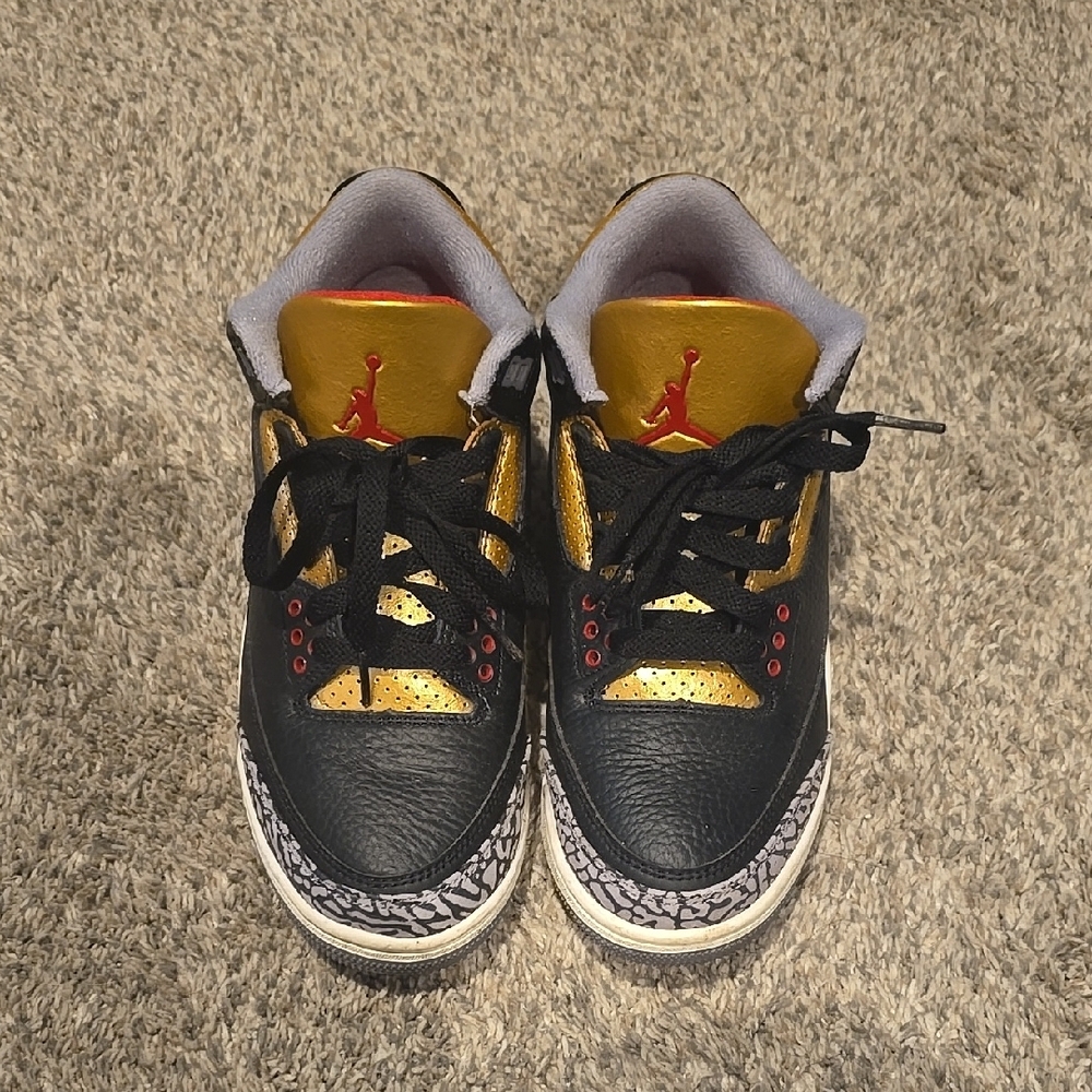 Women's Air Jordan Retro 3 Sneakers